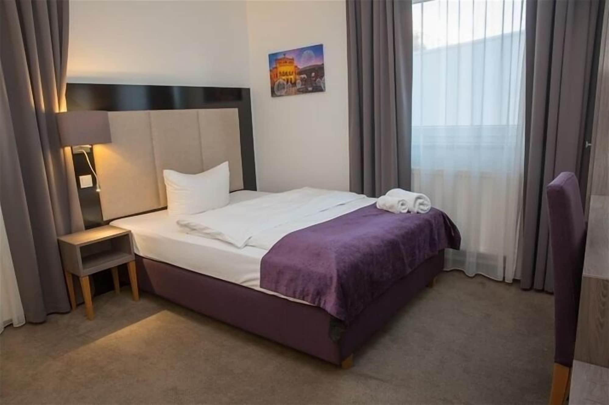 Trip Goethe Business Messe Hotel 3*